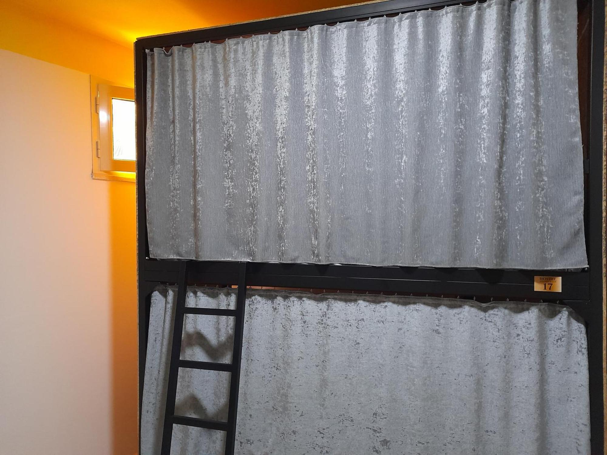 Golden Sleep Hostel *
