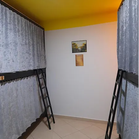 Golden Sleep Hostel Shkodra Exterior foto